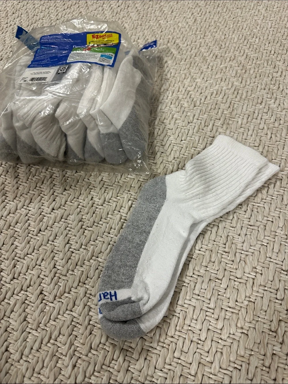 Hanes 8 Pack Boys Large Crew Athletic Socks - White & Gray